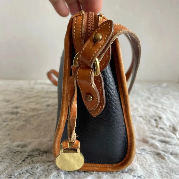 Vintage Dooney & Bourke All-Weather Leather Shoulder Bag Made in USA - Picture 6 of 16